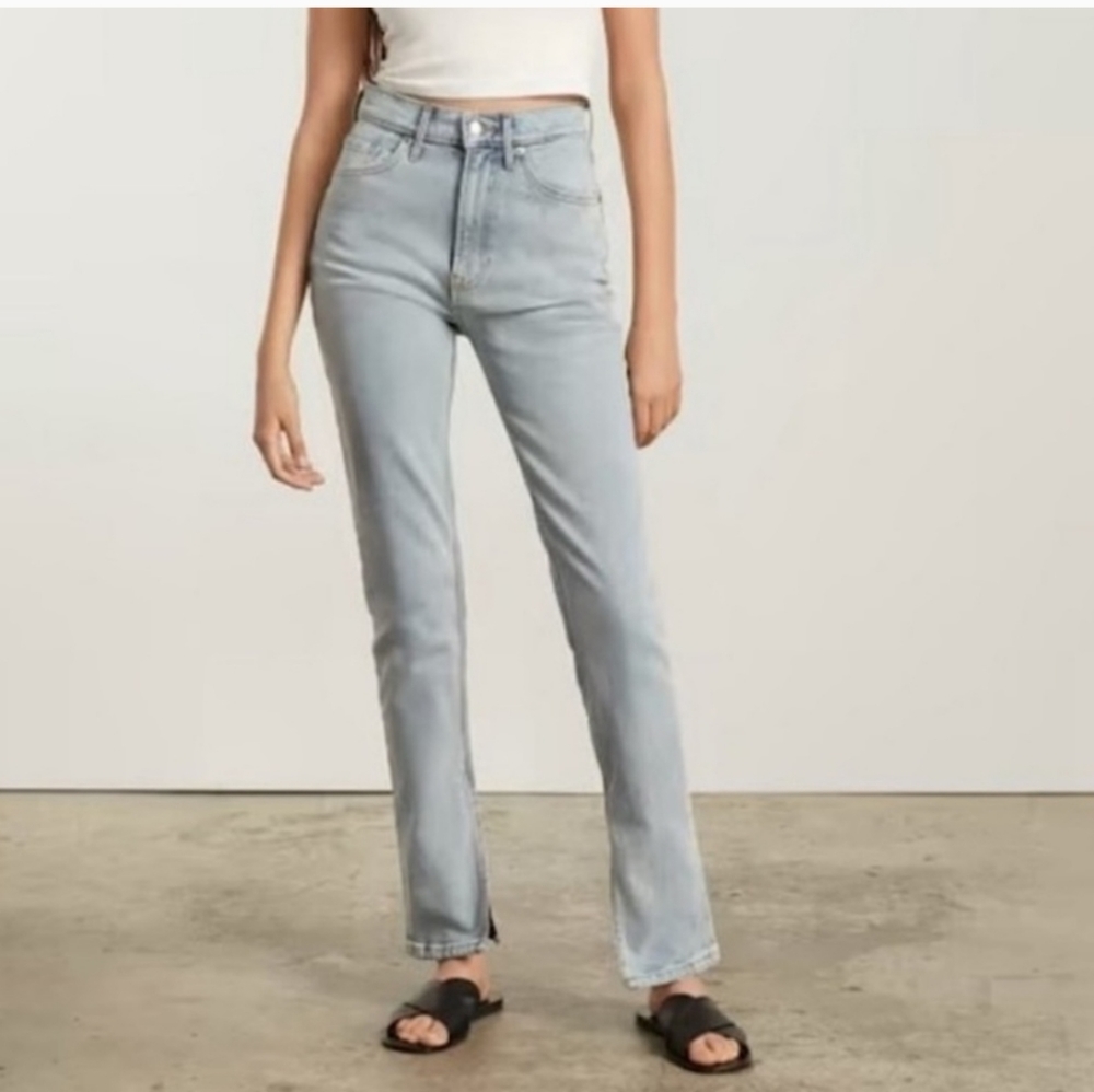 Everlane The Cheeky Split Hem Light Wash Size 31